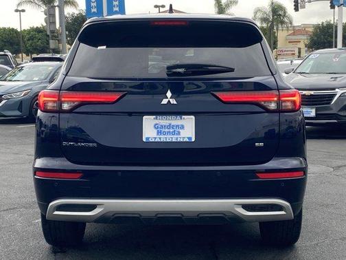 2023 Mitsubishi Outlander SE