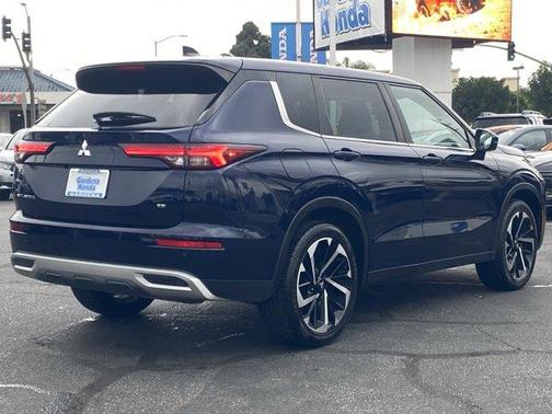 2023 Mitsubishi Outlander SE