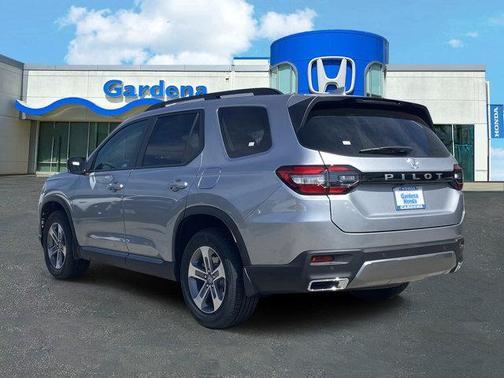 Solar Silver Metallic 2026 Honda Pilot EX-L