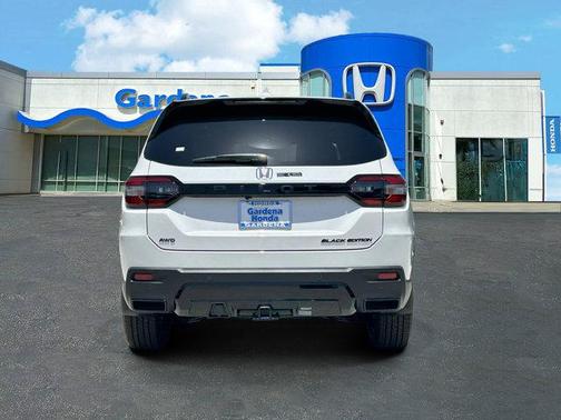 Platinum White Pearl 2026 Honda Pilot Black Edition