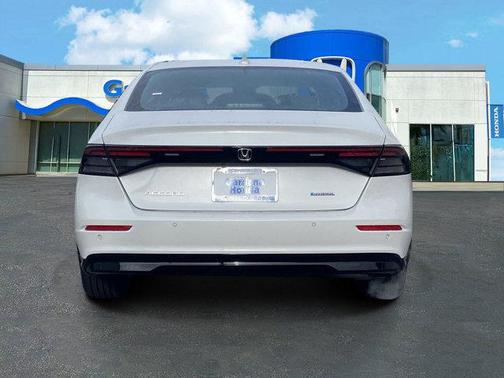 Platinum White Pearl 2026 Honda Accord Hybrid EX-L