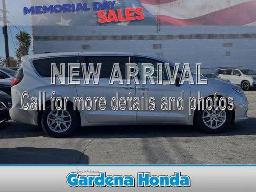 2023 Chrysler Pacifica Touring-L