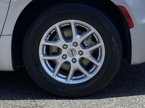2023 Chrysler Pacifica Touring-L