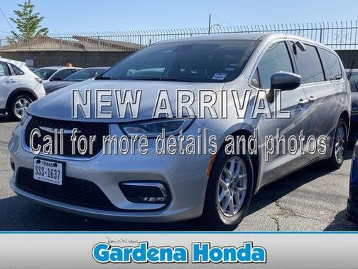 2023 Chrysler Pacifica Touring-L