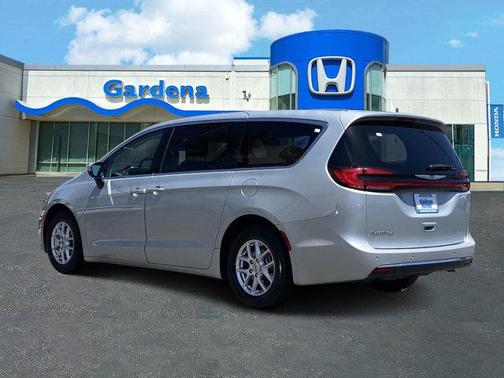 2023 Chrysler Pacifica Touring-L