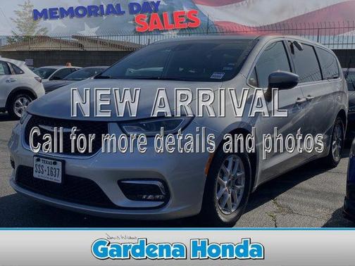 2023 Chrysler Pacifica Touring-L