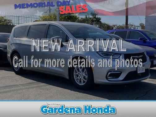 2023 Chrysler Pacifica Touring-L
