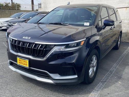 2024 Kia Carnival LX