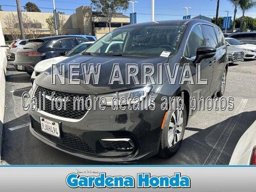 2023 Chrysler Pacifica Hybrid Touring L