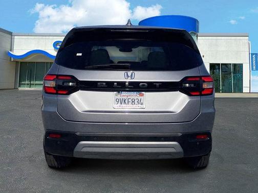Lunar Silver Metallic 2025 Honda Pilot EX-L