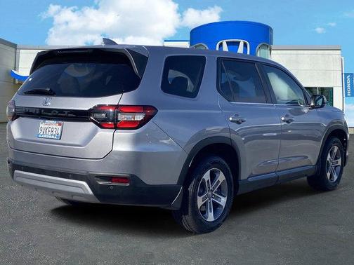Lunar Silver Metallic 2025 Honda Pilot EX-L