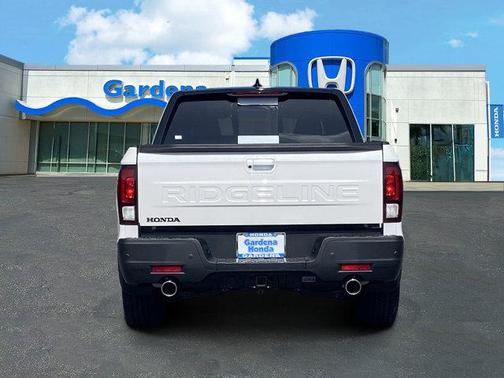 Platinum White Pearl 2026 Honda Ridgeline Black Edition Two-Tone
