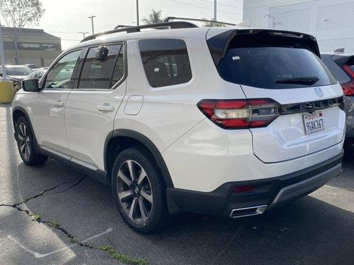 Modern Steel Metallic 2023 Honda Pilot Touring
