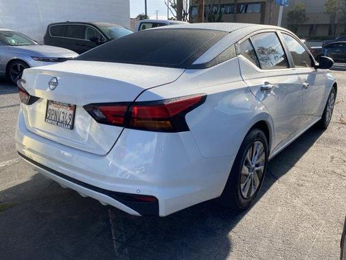 Glacier White 2024 Nissan Altima 2.5 S