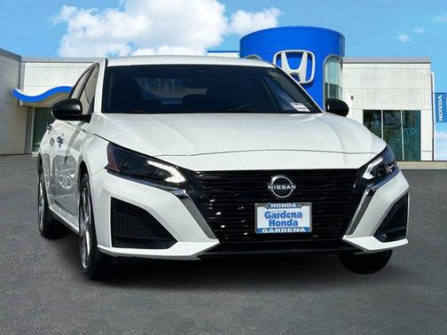 Glacier White 2024 Nissan Altima 2.5 S