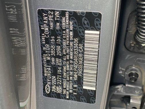 2024 Hyundai ELANTRA Limited