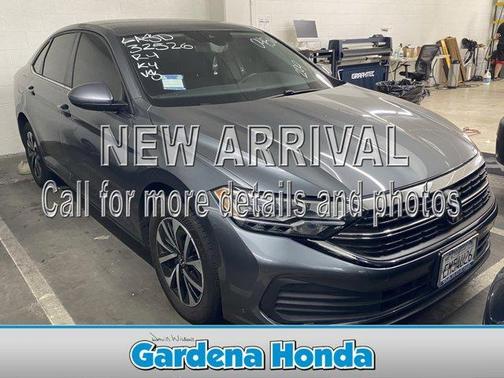 Platinum Gray Metallic 2024 Volkswagen Jetta 1.5T S
