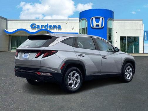 2023 Hyundai TUCSON SE