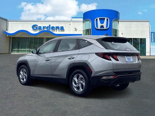 2023 Hyundai TUCSON SE