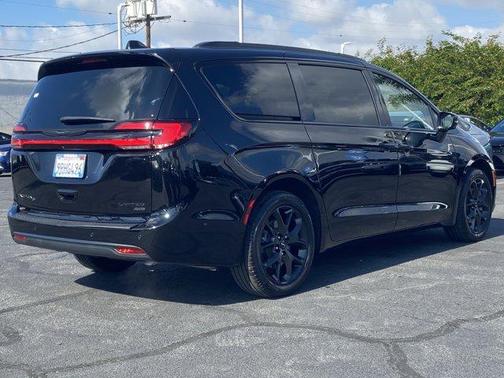 2024 Chrysler Pacifica Limited