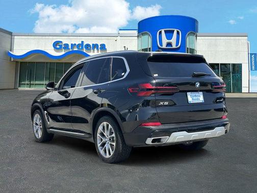 Black Sapphire Metallic 2024 BMW X5 xDrive40i