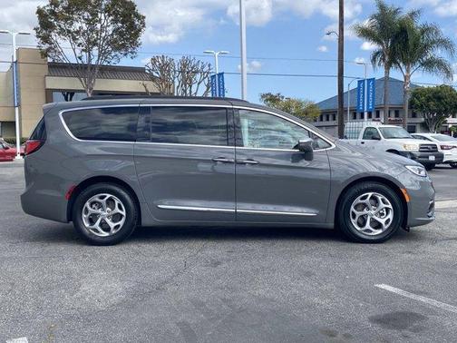 2022 Chrysler Pacifica Limited