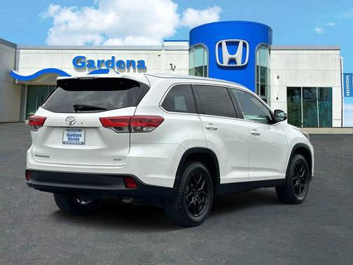 Blizzard Pearl 2019 Toyota Highlander XLE