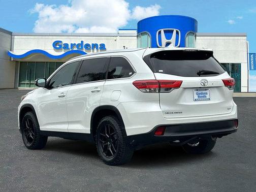 Blizzard Pearl 2019 Toyota Highlander XLE