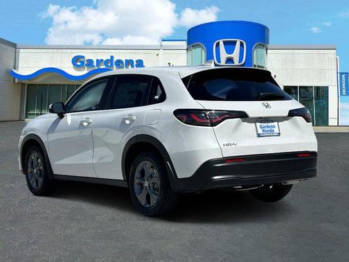 Platinum White Pearl 2027 Honda HR-V LX