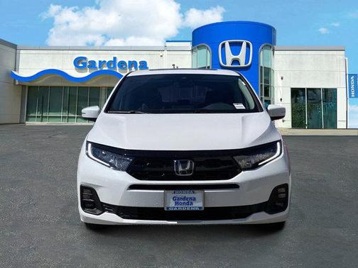 Platinum White Pearl 2026 Honda Odyssey Touring