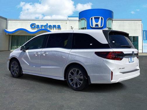 Platinum White Pearl 2026 Honda Odyssey Touring