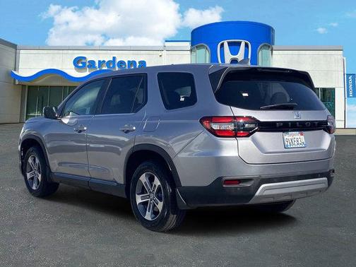 Lunar Silver Metallic 2025 Honda Pilot EX-L