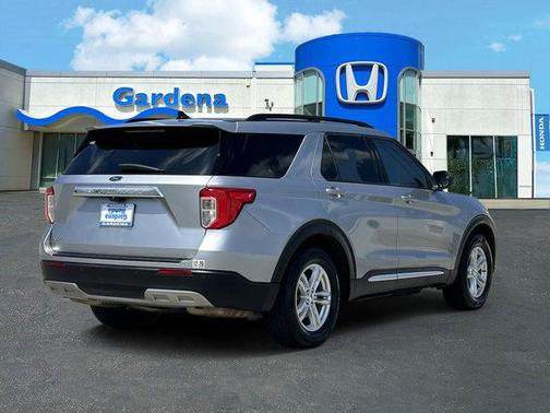 Silver Metallic 2023 Ford Explorer XLT