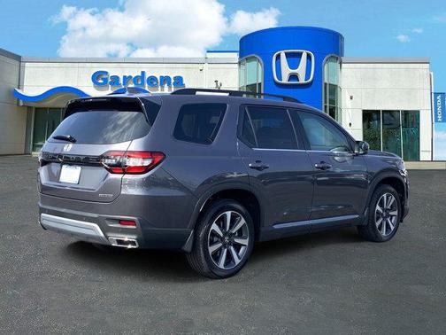 2025 Honda Pilot Touring