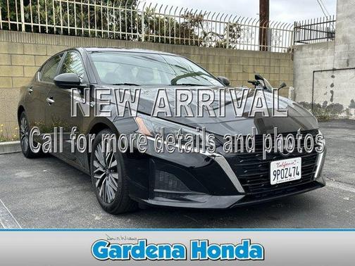 Black 2025 Nissan Altima SV