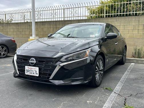 Black 2025 Nissan Altima SV