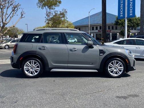 2022 MINI Countryman Oxford Edition