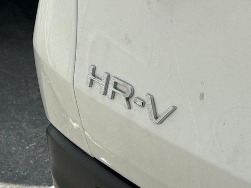 Platinum White Pearl 2026 Honda HR-V LX