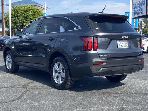 2023 Kia Sorento LX