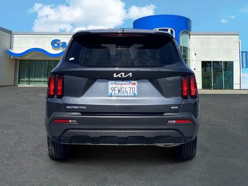 2023 Kia Sorento LX