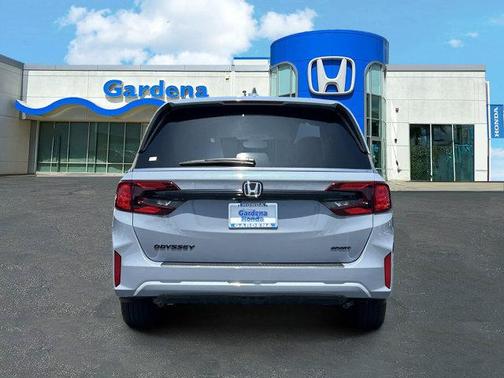 Sonic Gray Pearl 2026 Honda Odyssey Sport-L