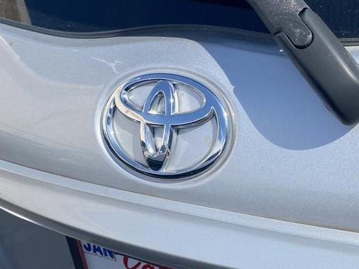 2017 Toyota Yaris LE