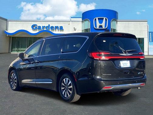 2023 Chrysler Pacifica Hybrid Limited