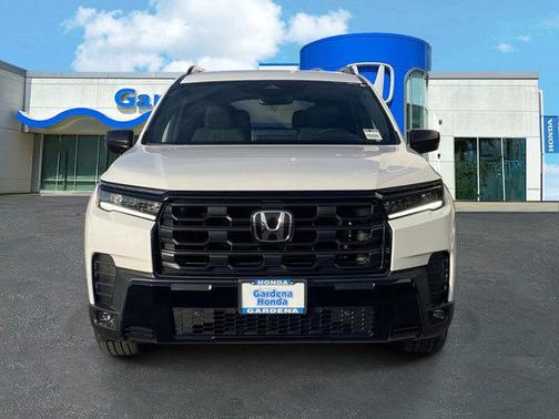 Platinum White Pearl 2026 Honda Pilot Sport