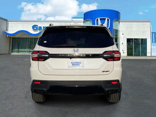Platinum White Pearl 2026 Honda Pilot Sport