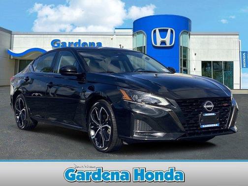 Super Black Clearcoat 2025 Nissan Altima SR