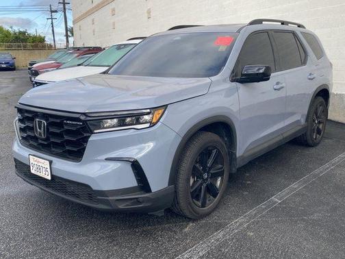 Sonic Gray Pearl 2025 Honda Pilot Black Edition