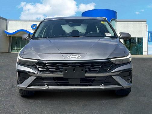 Metal 2024 Hyundai ELANTRA Limited