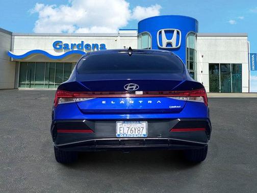 2025 Hyundai ELANTRA Limited