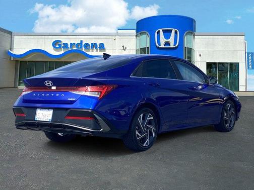 2025 Hyundai ELANTRA Limited